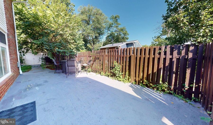 6337 PHYLLIS Ln, Alexandria, VA 22312 - 3 Beds, 2 Bath