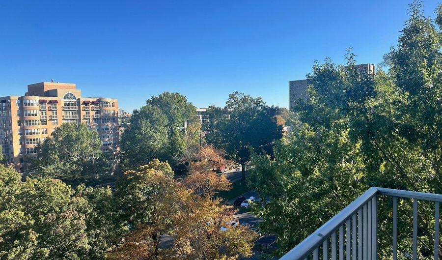 8315 BROOK Ln 2-902, Bethesda, MD 20814 - 2 Beds, 2 Bath