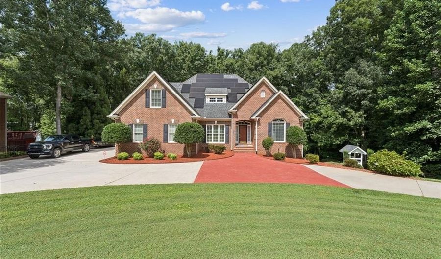 2429 Hickory Forest Dr, Asheboro, NC 27203 - 4 Beds, 4 Bath