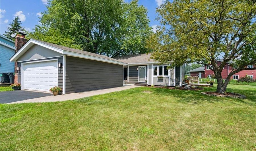 14990 Echo Way, Apple Valley, MN 55124 - 3 Beds, 2 Bath