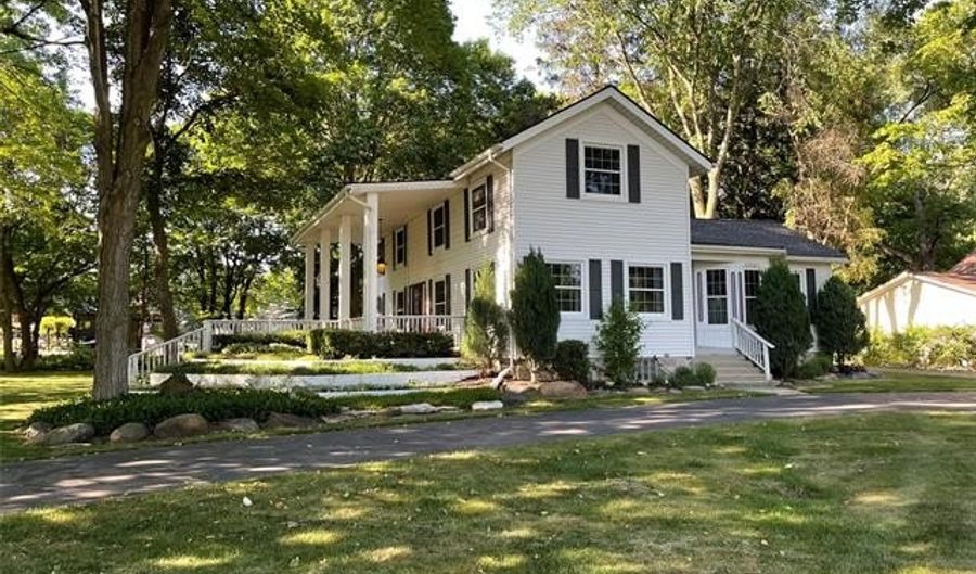 22601 W Main St, Armada, MI 48005 - 4 Beds, 4 Bath