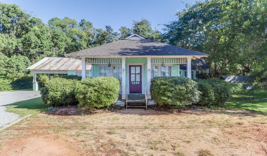 1250 Old Spanish Trail Trl, Bay St. Louis, MS 39520 - 3 Beds, 3 Bath
