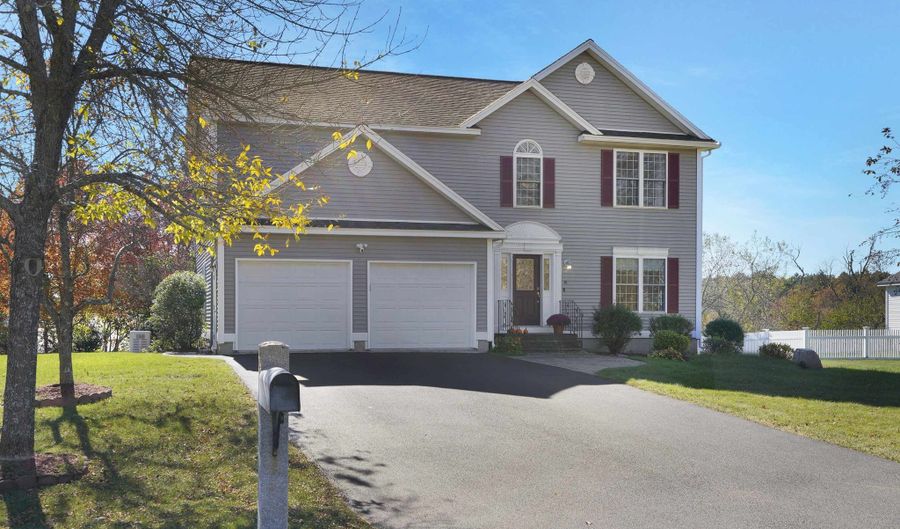 16 Summit Rd, Bedford, NH 03110 - 3 Beds, 3 Bath
