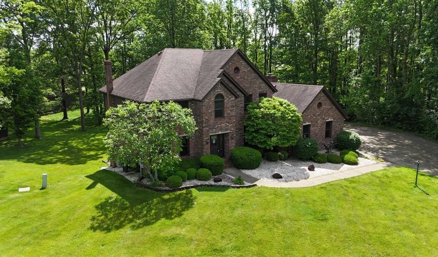 80 Hillcrest Estates Dr, Batesville, IN 47006 - 4 Beds, 5 Bath
