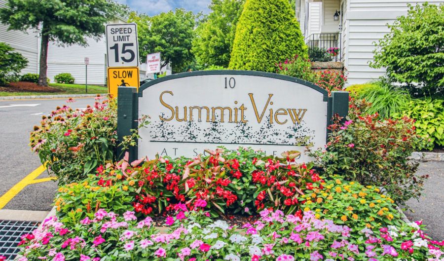10 South St 85, Danbury, CT 06810 - 2 Beds, 2 Bath