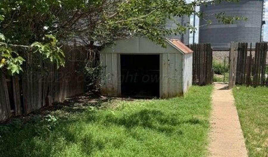 4323 S POLK St, Amarillo, TX 79110 - 3 Beds, 2 Bath