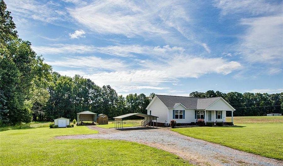 2017 Grantville Ln, Asheboro, NC 27205 - 3 Beds, 2 Bath
