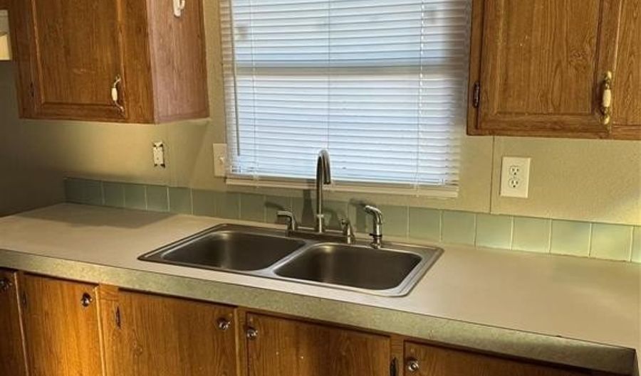 1209 Magnolia St, Abilene, TX 79603 - 4 Beds, 2 Bath