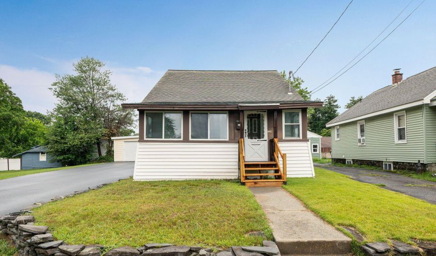 39 Fern Ave, Albany, NY 12205 - 3 Beds, 2 Bath
