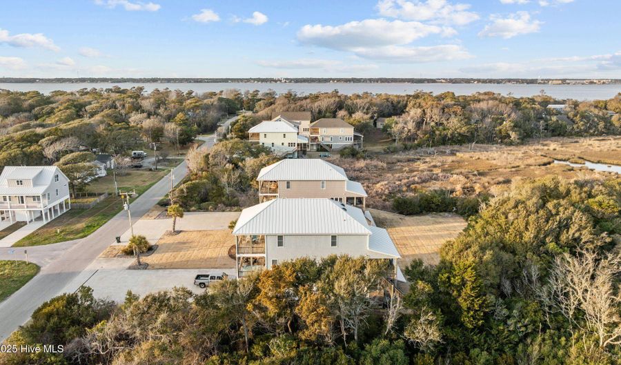 112 Lee Dr A, Atlantic Beach, NC 28512 - 2 Beds, 4 Bath