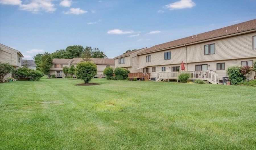 222 Cherokee Rd, Andover, NJ 07848 - 2 Beds, 2 Bath