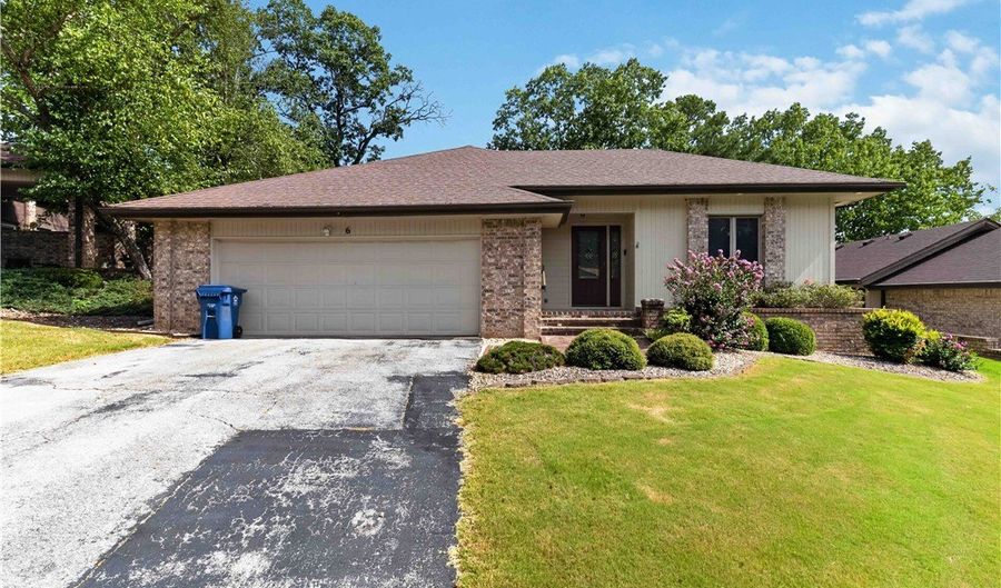 6 Teresa Dr, Bella Vista, AR 72715 - 2 Beds, 2 Bath