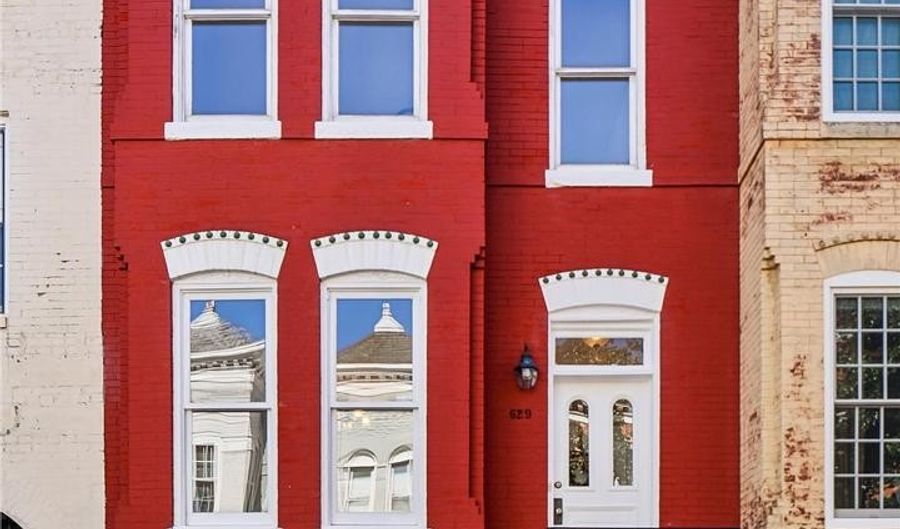 629 ACKER Pl NE, Washington, DC 20002 - 2 Beds, 3 Bath