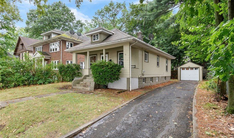 602 Blaine Ave, Akron, OH 44310 - 2 Beds, 2 Bath
