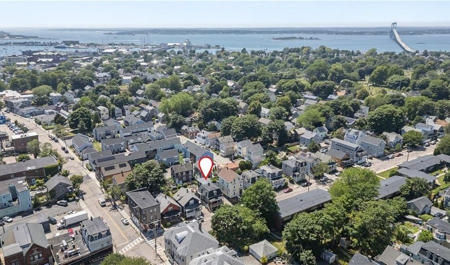 6 Pond Ave, Newport, RI 02840 - 4 Beds, 3 Bath