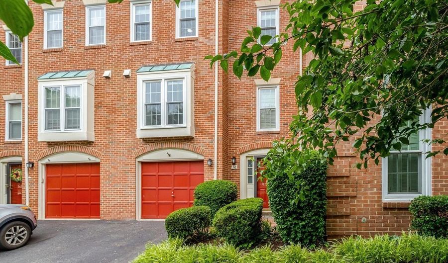 18 S MONTANA St, Arlington, VA 22204 - 3 Beds, 4 Bath