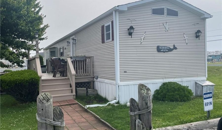 691 Succotash Rd, South Kingstown, RI 02879 - 2 Beds, 2 Bath