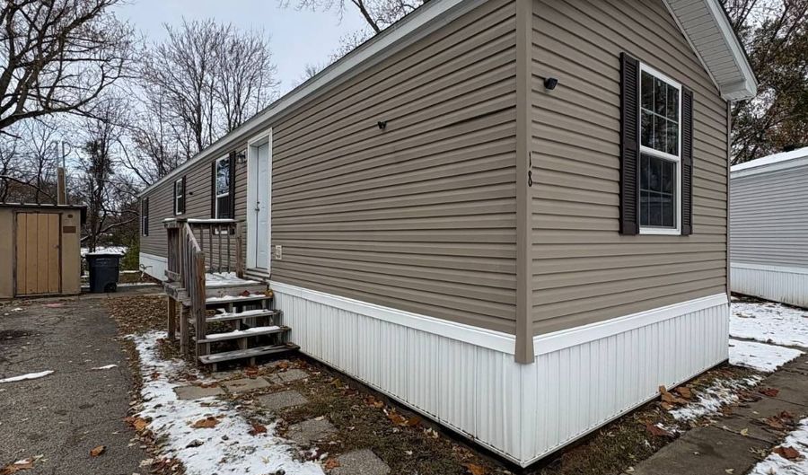 328 W. 53rd St 18, Anderson, IN 46013 - 2 Beds, 2 Bath