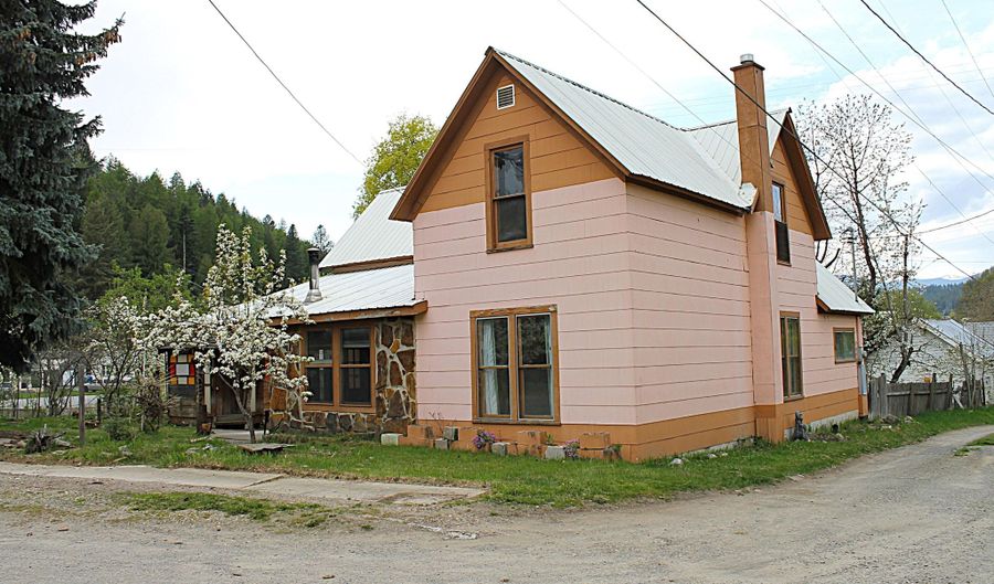 6209 Florida St, Bonners Ferry, ID 83805 - 3 Beds, 2 Bath