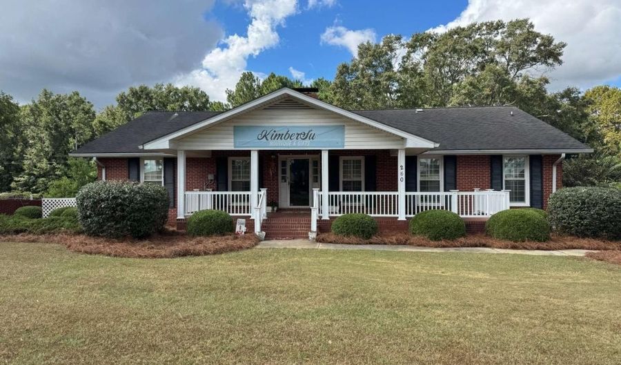 240 Whittle Cir, Ashburn, GA 31714 - 3 Beds, 3 Bath