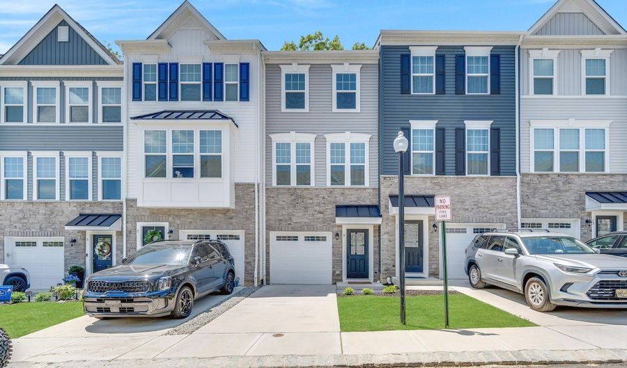 9 Halifax Rd, Bayville, NJ 08721 - 2 Beds, 3 Bath