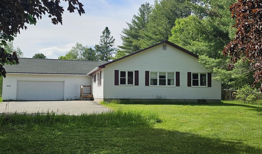 604 Leighton Rd, Augusta, ME 04330 - 5 Beds, 2 Bath