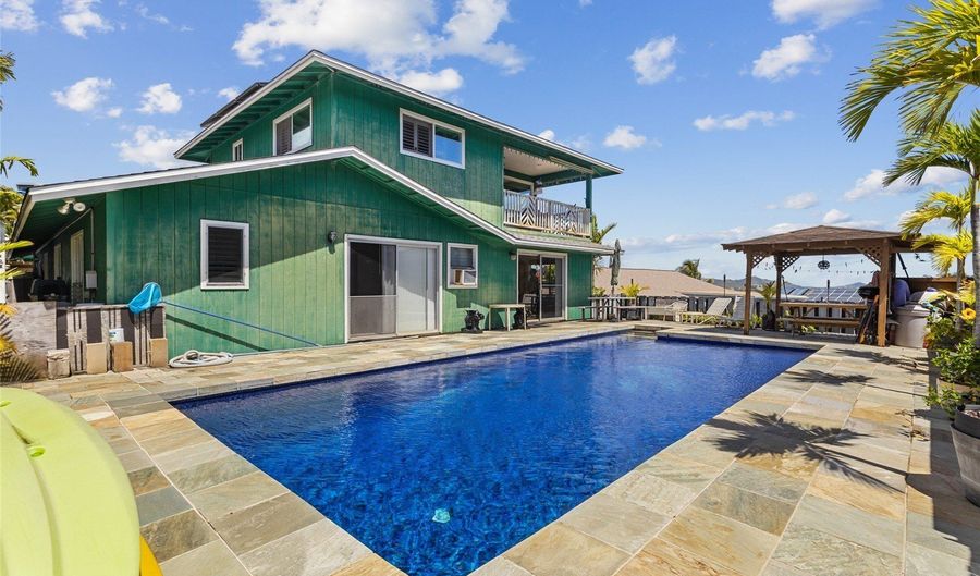 1315 Onioni St, Kailua, HI 96734 - 6 Beds, 4 Bath