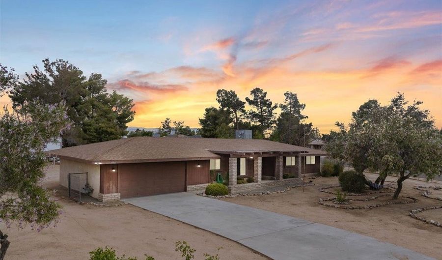 19801 Talihina, Apple Valley, CA 92307 - 3 Beds, 2 Bath