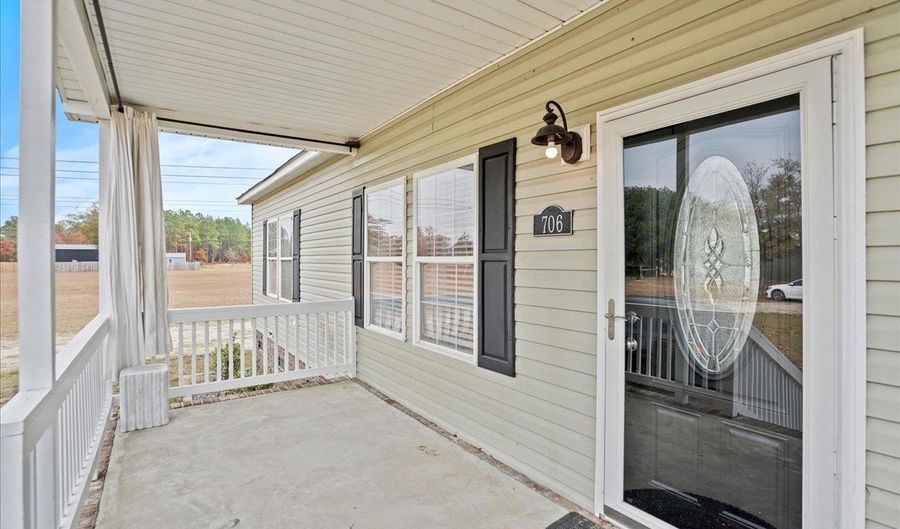 706 Beverly Hills Rd, Camden, SC 29020 - 3 Beds, 2 Bath