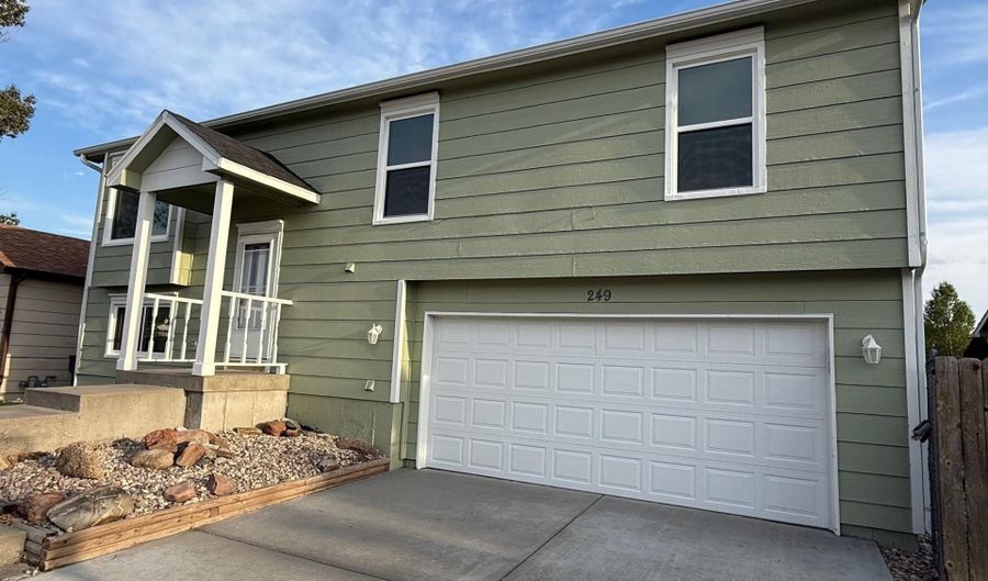 249 SHOSHONI St, Cheyenne, WY 82009 - 3 Beds, 3 Bath