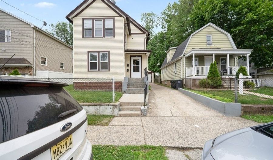 86 W Main St 2, Bergenfield, NJ 07621 - 2 Beds, 1 Bath