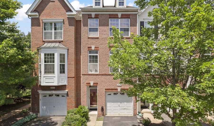 20421 TRAILS END Ter, Ashburn, VA 20147 - 2 Beds, 3 Bath
