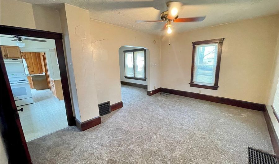 514 Rothrock Ave, Akron, OH 44314 - 3 Beds, 1 Bath