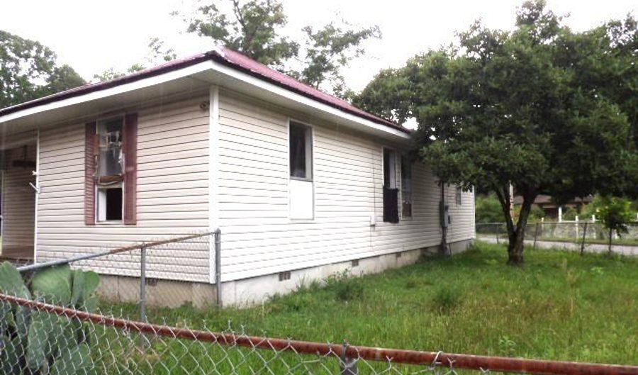 627 Rankin St, Andalusia, AL 36420 - 3 Beds, 2 Bath