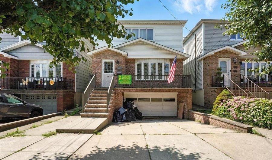 16 OAK St, Bayonne, NJ 07002 - 7 Beds, 3 Bath