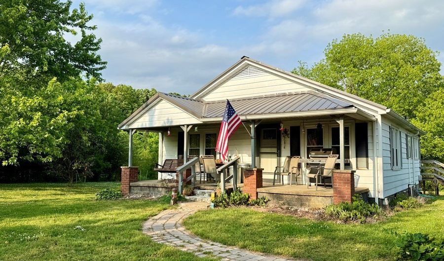 1408 Point Mason Rd, Big Sandy, TN 38221 - 3 Beds, 1 Bath