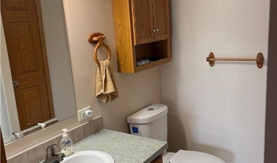 2200 Eunice Dr, Albert Lea, MN 56007 - 3 Beds, 2 Bath