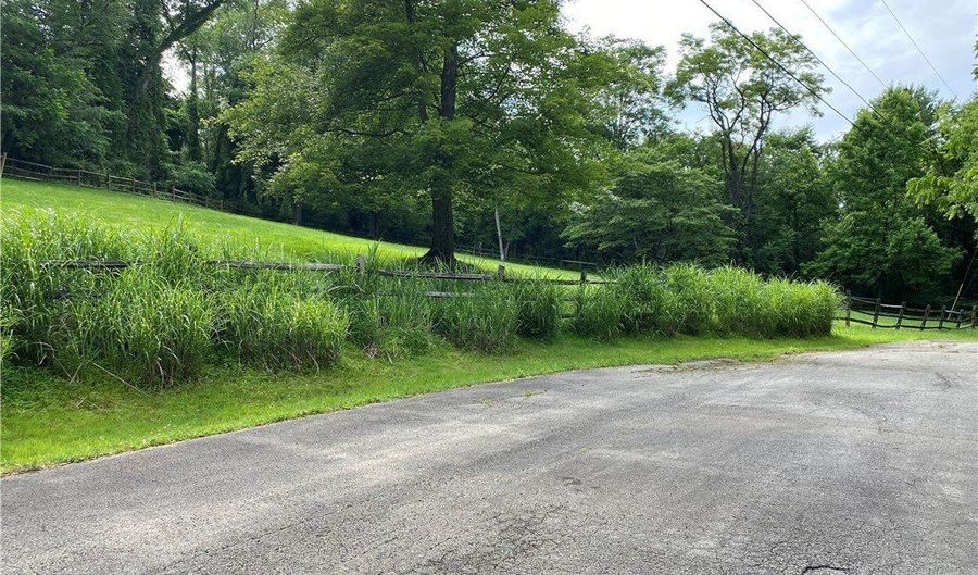 120 Alter Rd, Allegheny Twp., PA 15068 - 4 Beds, 2 Bath