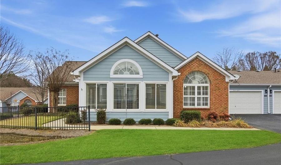 34102 Harvest Ridge Ln 34, Alpharetta, GA 30022 - 2 Beds, 2 Bath