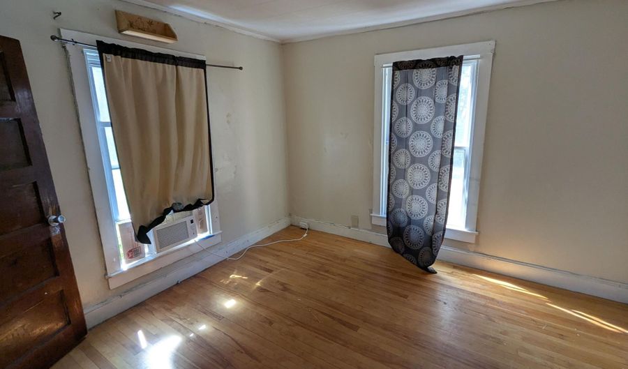 3 Dean St, Bangor, ME 04401 - 0 Beds, 3 Bath