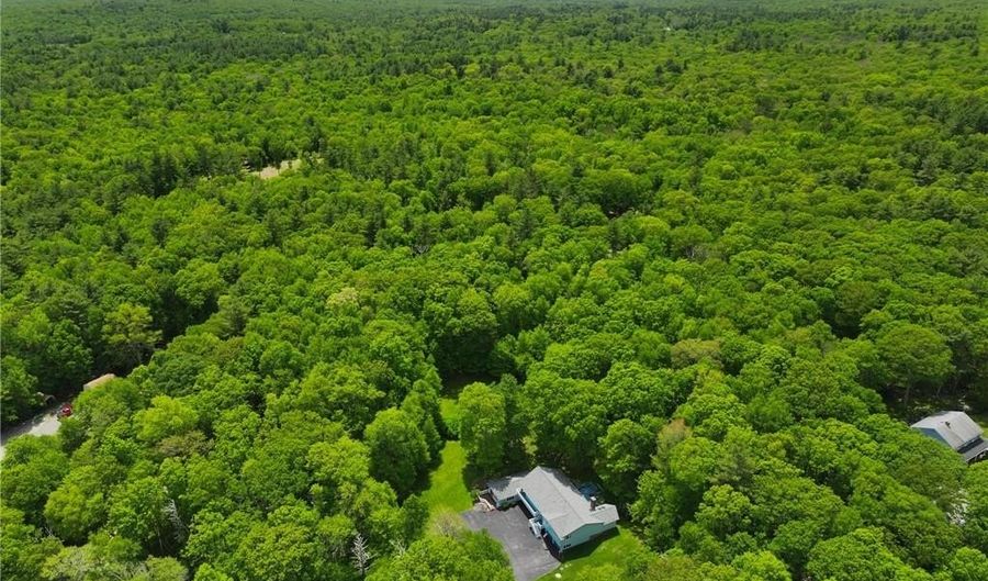 85 Indian Trl, Glocester, RI 02814 - 4 Beds, 3 Bath