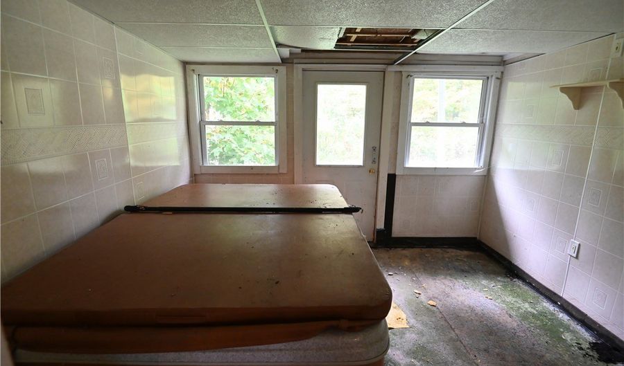 6610 6th Ave, Andover, OH 44003 - 3 Beds, 2 Bath