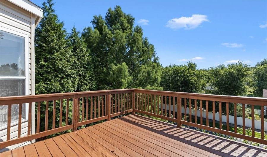 1770 Spring View Terrace Ct, Ballwin, MO 63021 - 4 Beds, 4 Bath