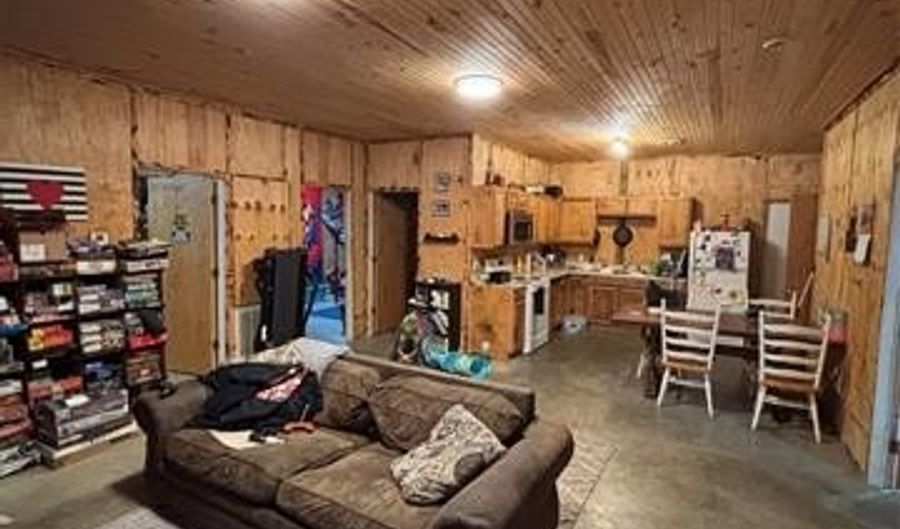 533 SW 2nd St, Adair, OK 74330 - 3 Beds, 2 Bath