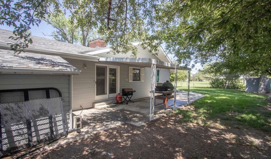 111 Valley Dr, Casper, WY 82604 - 3 Beds, 2 Bath