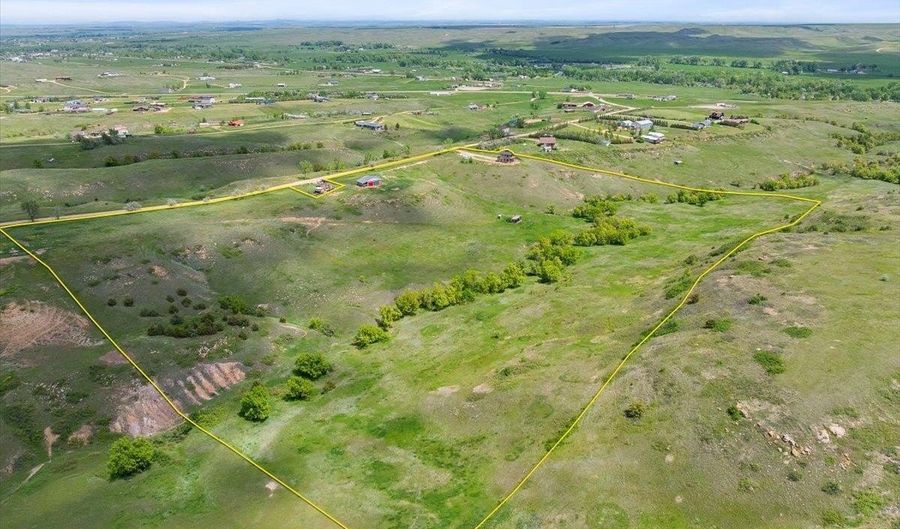 11077 Ridge Rd, Belle Fourche, SD 57717 - 1 Beds, 2 Bath