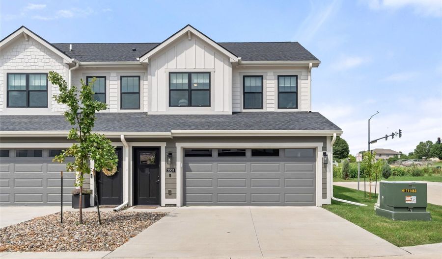 2302 SW Parkway Ln, Ankeny, IA 50023 - 3 Beds, 3 Bath