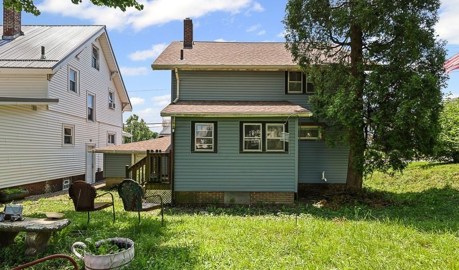 550 E State St, Alliance, OH 44601 - 3 Beds, 1 Bath