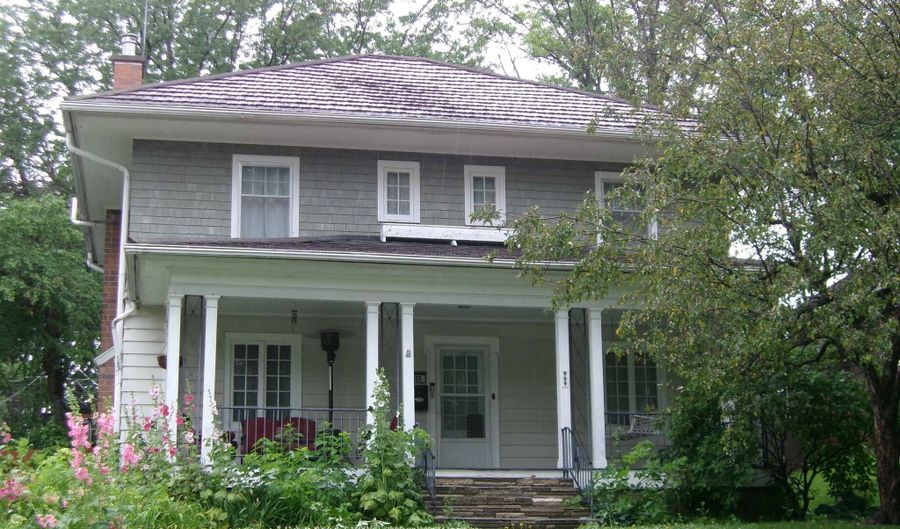 909 Poplar St, Atlantic, IA 50022 - 4 Beds, 3 Bath