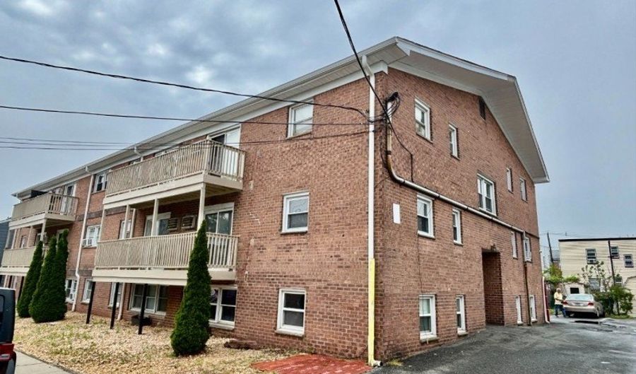 17-27 Cuozzo St 4B, Belleville, NJ 07109 - 1 Beds, 1 Bath